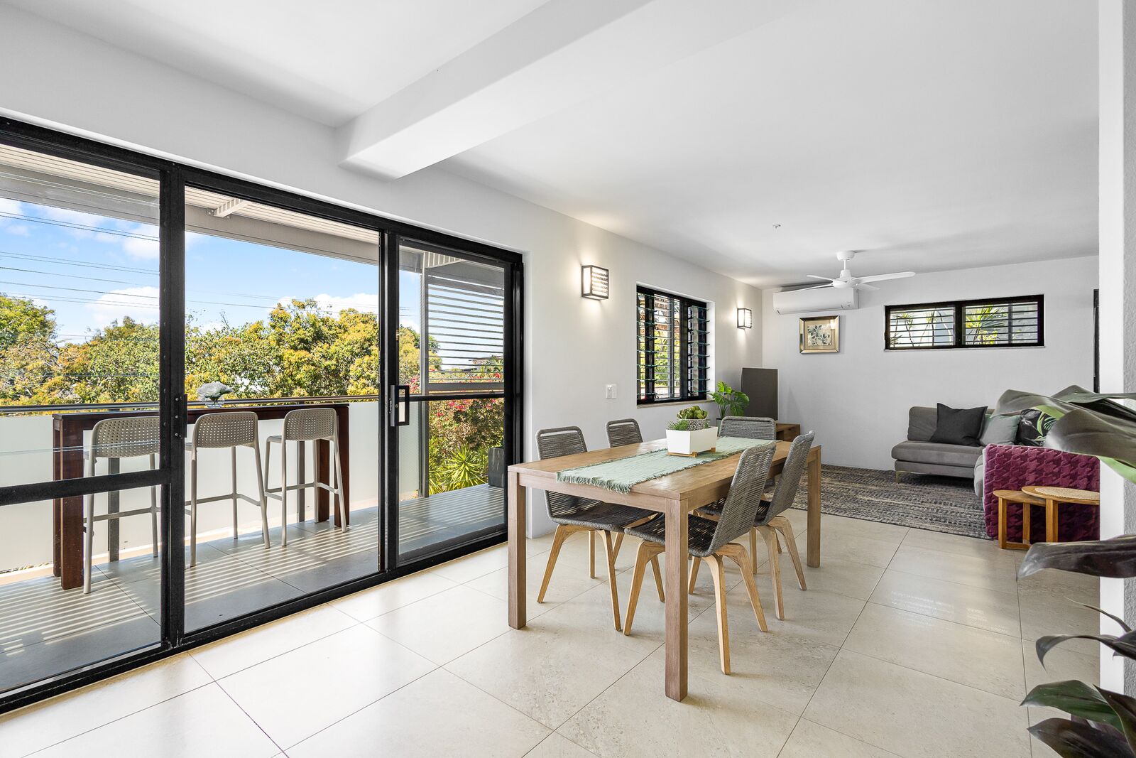Unit 1 dining and breakfast bench