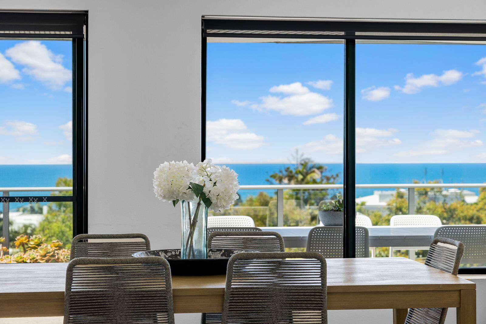 Unit 4 dining with ocean view